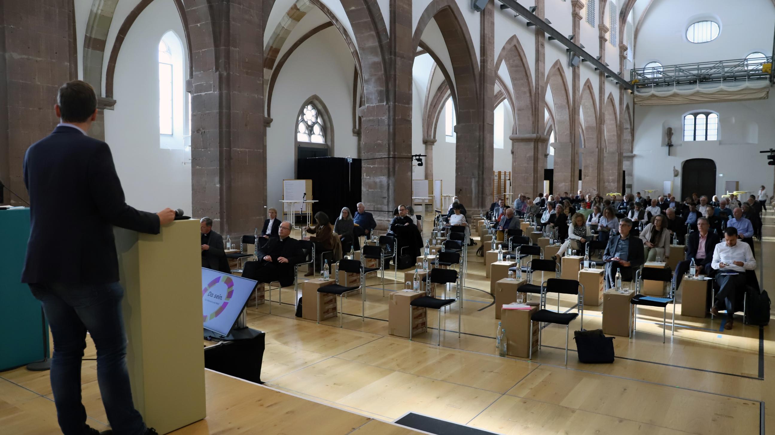 In St. Maximin trafen sich diözesane Gremien und Vertretungen mit der Bistumsleitung zu Beratungen (Fotos: J. Rupp/Bistum Trier)