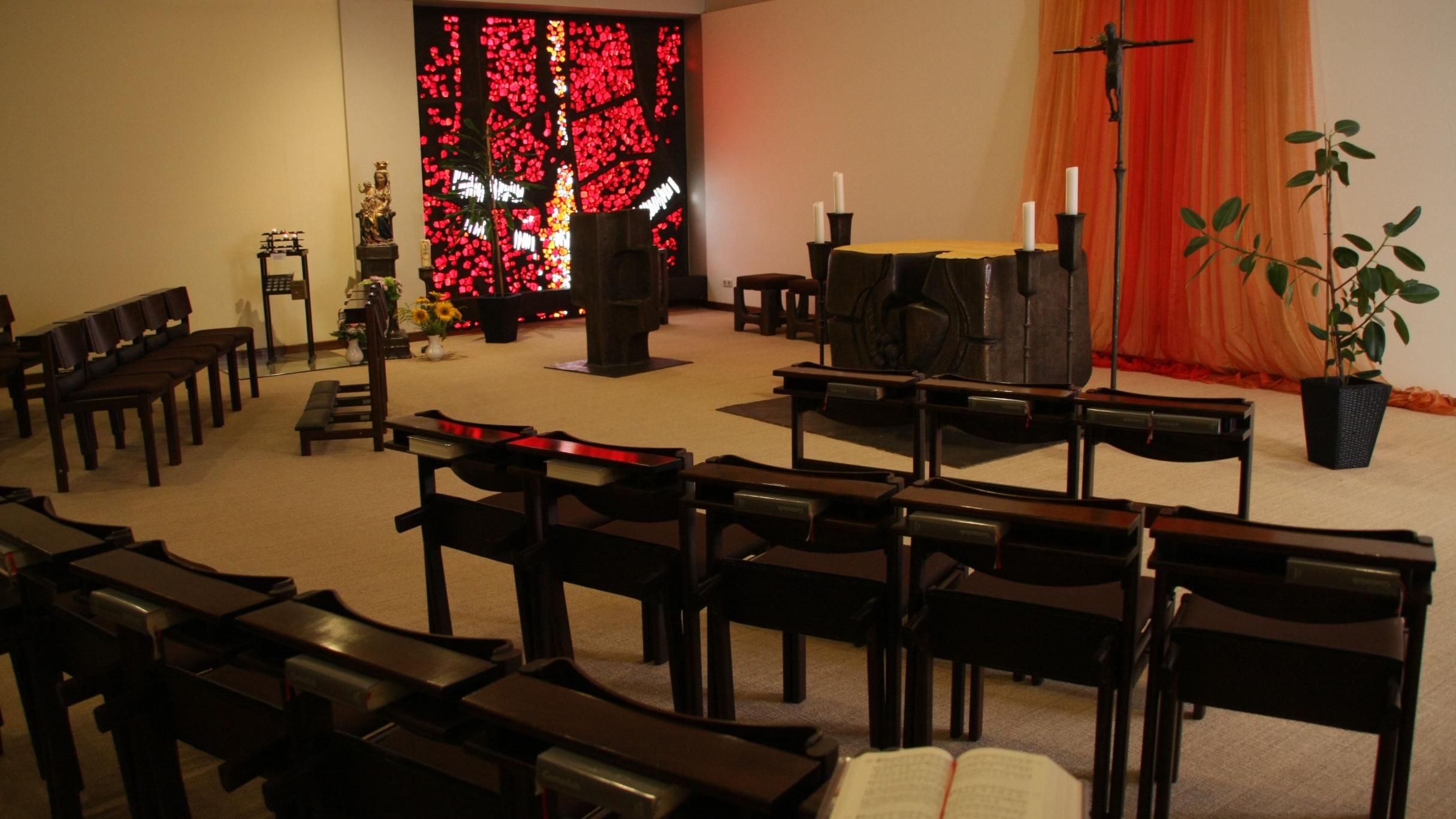 Die Kapelle des katholischen Klinikums Koblenz · Montabaur im Koblenzer Marienhof.