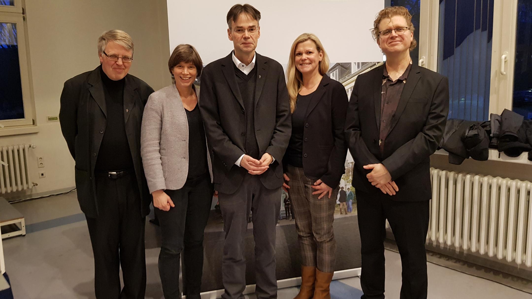 Prof. Dr. Paul Rheinbay SAC, Gabriele Kloep-Weber, Thomas Hüsch, Irene Wehlen-Schüßler und Dr. Robert Plum (v. links). Foto: Verena Breitbach/PTHV